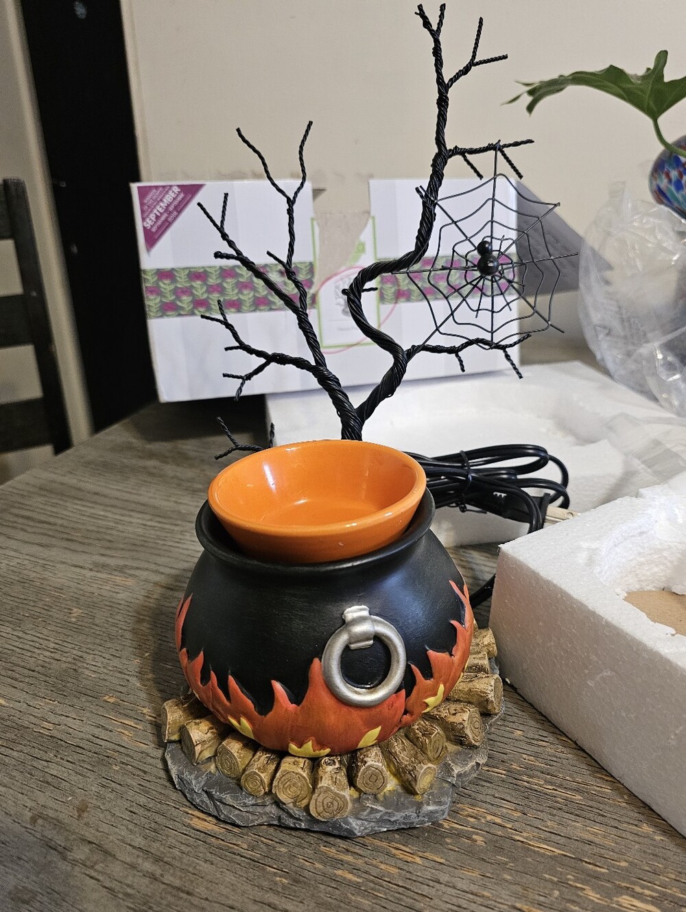 Scentsy 2016 Hocus Pocus Wax Warmer Witches Cauldron Halloween Spooky Retired